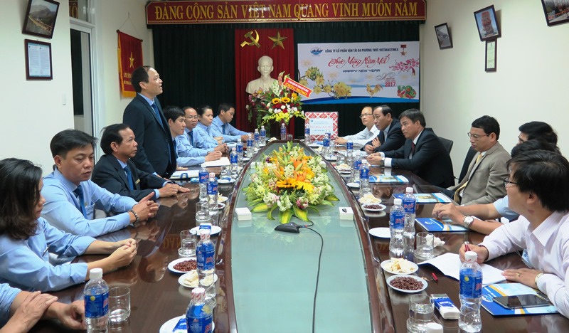 Phó chủ tịch thành phố Đà Nẵng thăm và chúc tết Vietranstimex